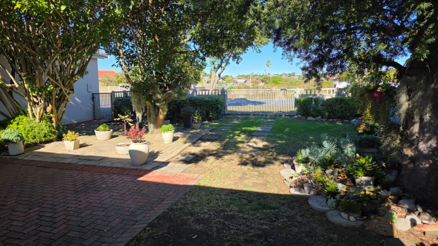3 Bedroom Property for Sale in Heiderand Western Cape